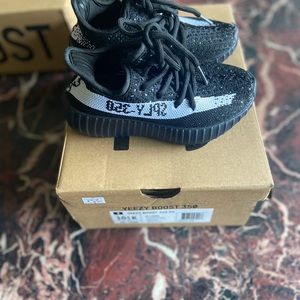 Yeezys Boost 350 v2